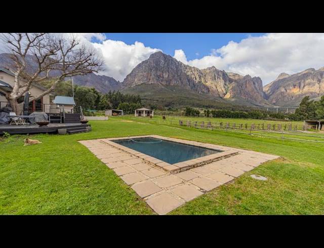 FARM FOR SALE IN KLEIN DRAKENSTEIN